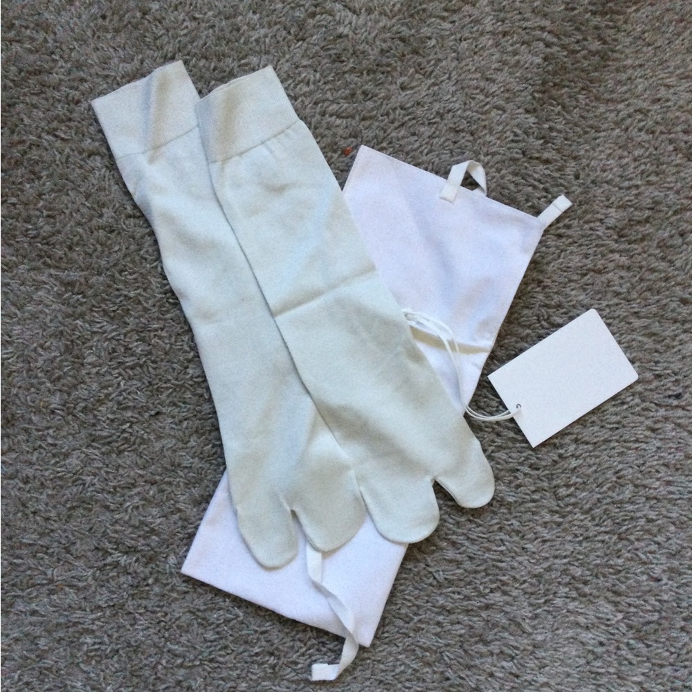 🔥🔥HOST PIC🔥🔥 Jil Sander off White Silk Split Toe Socks - Picture 10 of 13